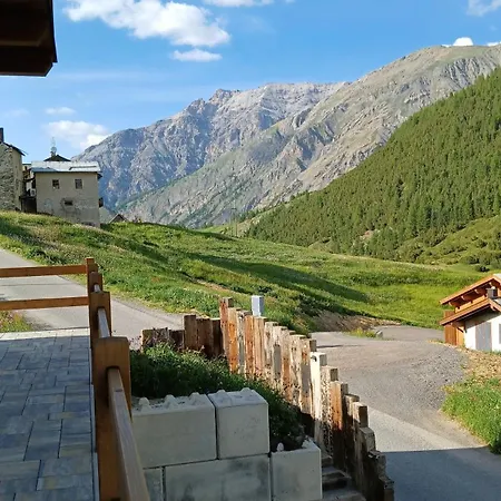 Nido Tra Le Valli 公寓 *